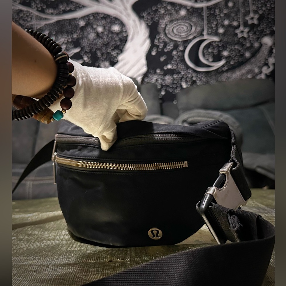 Lululemon Athletica Black Adventurer Belt Bag ❌80% OFF SALE❌ - Picture 2 of 16